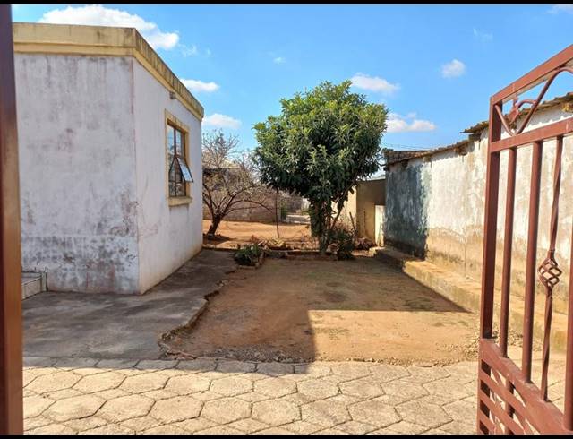 3 BEDROOM HOUSE FOR SALE IN LOTUS GARDENS